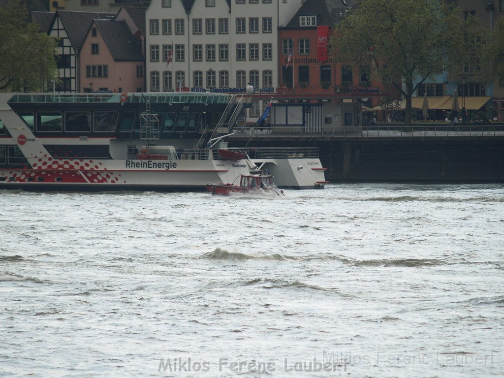 Uebungsfahrt Loeschboot und Ursula P91.JPG